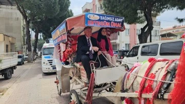 Sultanhisar&rsquo;ın bağımsız adayı, şehri faytonla dolaşıp &ccedil;ocukların g&ouml;nl&uuml;n&uuml; alıyor