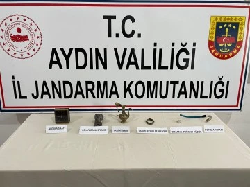 Ş&uuml;pheli otomobilde, tarihi eserler ele ge&ccedil;irildi
