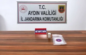 Ş&uuml;pheli şahısların &uuml;zerinden uyuşturucu madde ele ge&ccedil;irildi