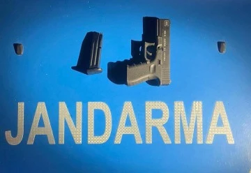 Ş&uuml;pheli şahsın &uuml;zerinden tabanca ele ge&ccedil;irildi