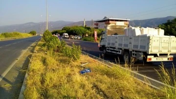Takla atan kamyonetteki 3 kişi yaralandı