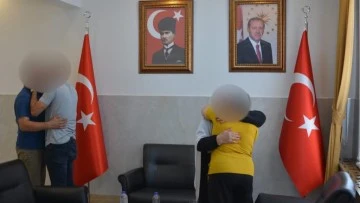 Teslim olan ter&ouml;r &ouml;rg&uuml;t&uuml; &uuml;yeleri, Aydın'da aileleriyle buluşturuldu