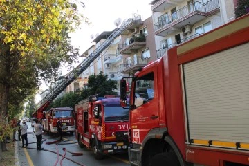 T&uuml;p dolu depoda yangın &ccedil;ıktı, hızlı m&uuml;dahale facianın &ouml;n&uuml;ne ge&ccedil;ti