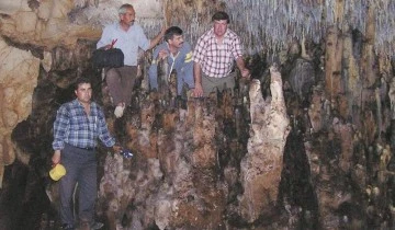 Turizme kazandırılmayı bekleyen asırlık Sırtlanini Mağarası unutulmaya y&uuml;z tuttu