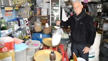 &Uuml;&ccedil; kuşaktır ayakta olan ticarethane 56 yıldır aynı adreste hizmet veriyor