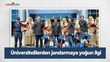 &Uuml;niversitelilerden jandarmaya yoğun ilgi