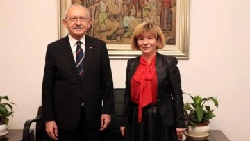 &Uuml;nl&uuml; ismin annesi CHP&rsquo;den aday adayı oldu