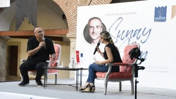 &Uuml;nl&uuml; şair ve yazar Akın: &ldquo;Başkan G&uuml;nel ile Kuşadası&rsquo;nda &ccedil;ok b&uuml;y&uuml;k bir değişim olduğunu g&ouml;rd&uuml;m&rdquo; 