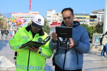 Usuls&uuml;z park yapan ara&ccedil; s&uuml;r&uuml;c&uuml;ler havadan denetlendi