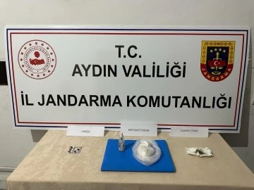 Uyuşturucu satıcıları jandarmadan ka&ccedil;amadı
