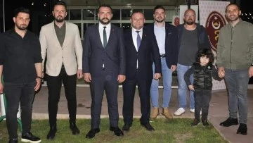 Veteriner hekimler depremzedeler i&ccedil;in iftarda buluştu