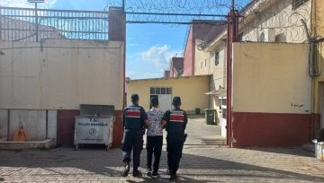 Yedi ayrı su&ccedil;tan aranıyordu, yakalandı