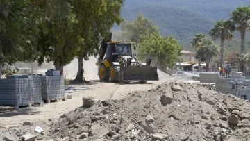 Yeni parklar Kuşadası&rsquo;na nefes olmaya devam ediyor