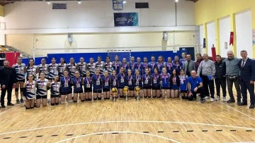 Yıldız Kızlar Voleybol Turnuvası şampiyonları belli oldu