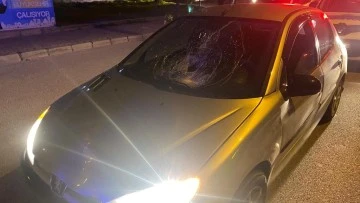 Yolun karşısına ge&ccedil;erken aracın &ccedil;arptığı &ccedil;ocuk yaralandı
