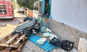 Zincir markette &ccedil;ıkan yangın korkuttu