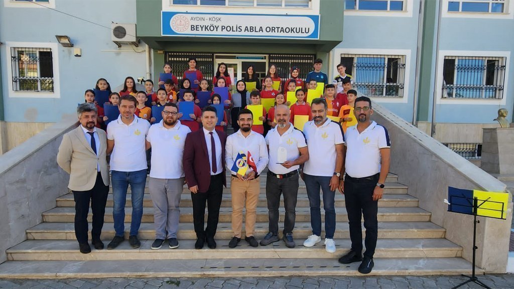 Aydın Fenerbahçeliler Derneği'nden eğitime destek